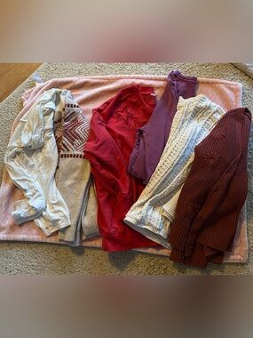 Maurices Sweater Bundle Ladies Small Clothes